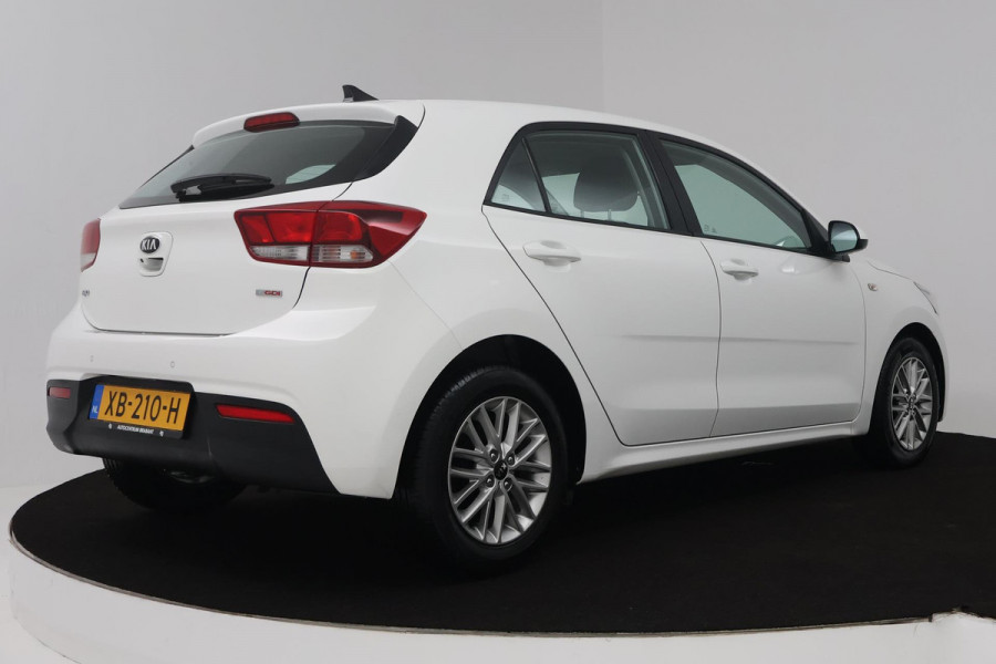 Kia Rio 1.0 TGDI DynamicLine (ACHTERUITRIJCAMERA, NAVIGATIE, CRUISE CONTROL,CARPLAY, PARKEERSENSOREN, 1e EIGENAAR,)