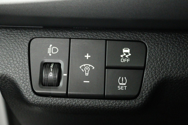 Kia Rio 1.0 TGDI DynamicLine (ACHTERUITRIJCAMERA, NAVIGATIE, CRUISE CONTROL,CARPLAY, PARKEERSENSOREN, 1e EIGENAAR,)