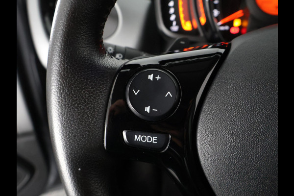 Toyota Aygo 1.0 VVT-i X-PLAY AUTOMAAT GARANTIE TOT 10-2031 BIJNA 2022. APPLE CARPLAY & ANDROID AUTO . ACHTERUITRIJ CAMERA .