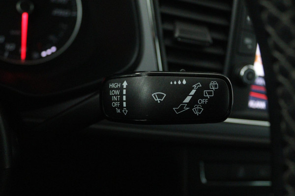 Seat ✅ Leon ST 1.0 EcoTSI Style Business Intense (PARKEERSENSOREN, NAVIGATIE, CARPLAY, CRUISE CONTROL)