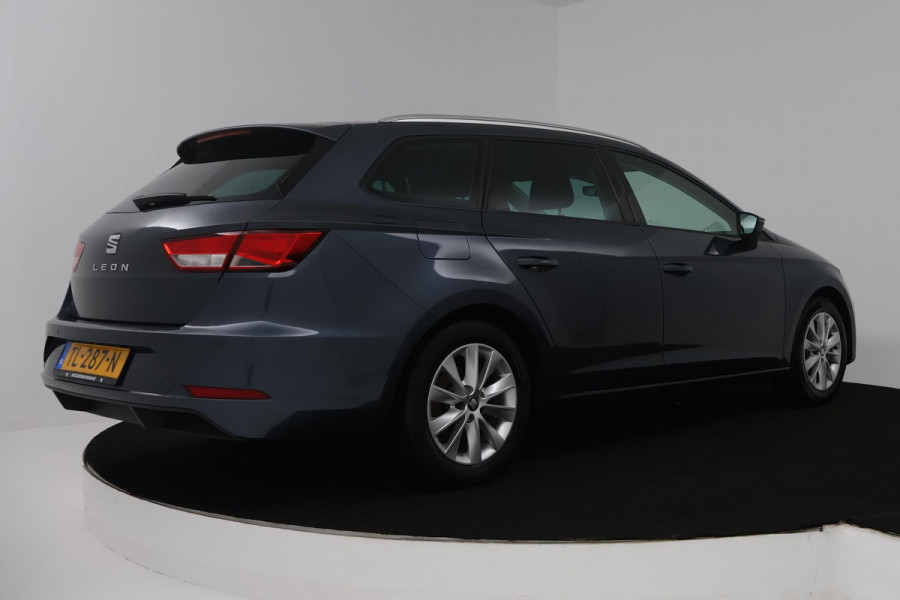Seat ✅ Leon ST 1.0 EcoTSI Style Business Intense (PARKEERSENSOREN, NAVIGATIE, CARPLAY, CRUISE CONTROL)