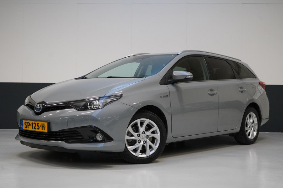 Toyota Auris Touring Sports 1.8 Hybrid Energy Plus | Trekhaak | Dealer onderhouden | Navigatie | Cruise control | All-seasonbanden |