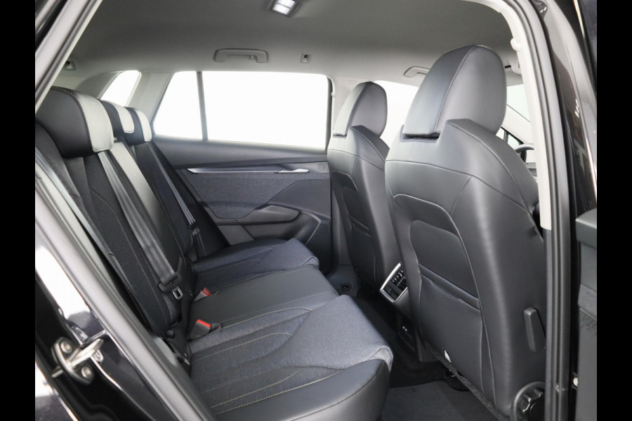 Škoda Elroq 60 Business Edition - Tour 204pk | Trekhaak | 20 inch | Stoelverwarming | Adaptive Cruise Control | Blind Spot