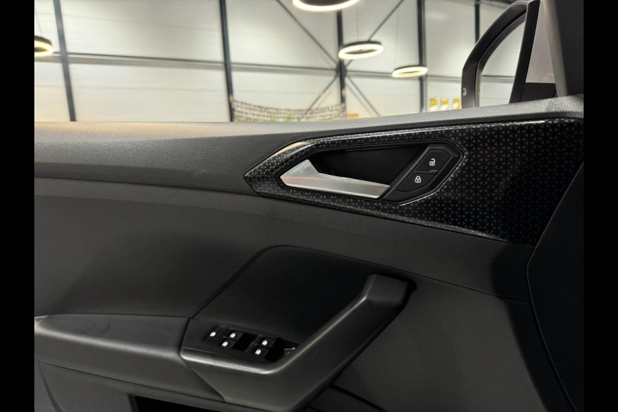 Volkswagen T-Cross 1.5 TSI Style Garantie Carplay StoelVW Camera IQ. Drive ACC Navi Clima Led Dab Rijklaar