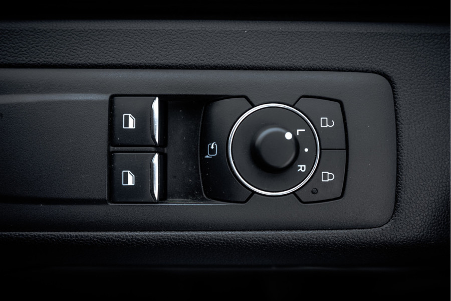 Ford Transit Custom 2.0 TDCI L2H1 Limited | 136 PK | Automaat | Schuifdeur L+R | Carplay | Camera | Led | Cruise | Trekhaak