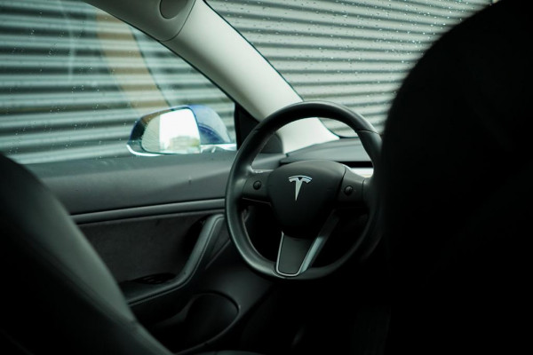 Tesla Model 3 Standard RWD Plus 60 kWh / Autopilot / Marge