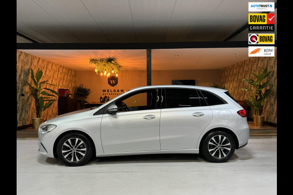 Mercedes-Benz B-Klasse 180 Business Solution NAP Garantie Carplay Camera Elek. Achterklep Led Cruise Clima Navi Rijklaar