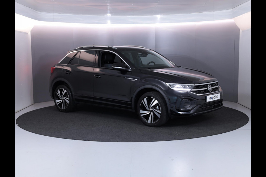Volkswagen T-Roc 1.5 TSI R-Line 150 pk Automaat (DSG) | Verlengde garantie | Navigatie | Trekhaak (afneembaar) | Parkeersensoren (Park assist) | Achteruitrijcamera | R-Line |