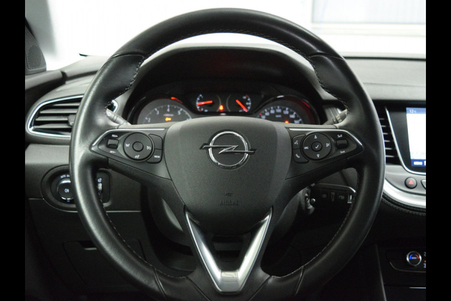 Opel Grandland X 1.2 Turbo Business + 130 PK | NAVIGATIE & CARPLAY | ACHTERUITRIJCAMERA MET SENSOREN | E.C.C. | SIDE STEPS | 19" L.M.V. MET ALL SEASON BANDEN |