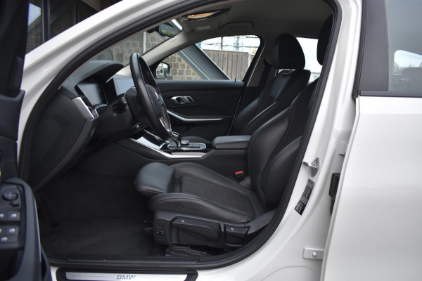 BMW 3 Serie Touring 318i High Executive Sport Line | TREKHAAK | APPLE CARPLAY | NAP | DEALER ONDERHOUDEN | ANDROID AUTO