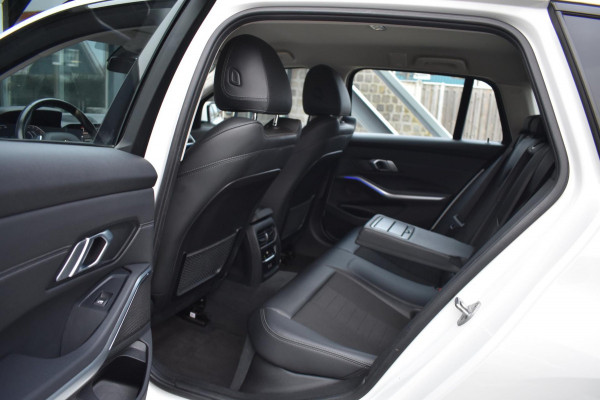 BMW 3 Serie Touring 318i High Executive Sport Line | TREKHAAK | APPLE CARPLAY | NAP | DEALER ONDERHOUDEN | ANDROID AUTO