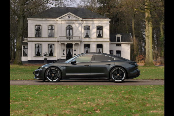 Porsche Taycan Turbo S 93 kWh | SportDesign Carbon | Burmester | Keramisch | PDCC Sport | Porsche Approved 12-2026