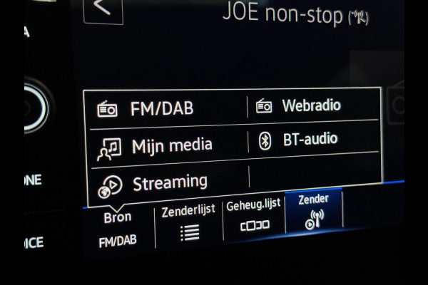 Volkswagen T-Roc 1.5 TSI 3X R-LINE | PANO | VIRTUAL | IQ LED | TREKHAAK | DSG