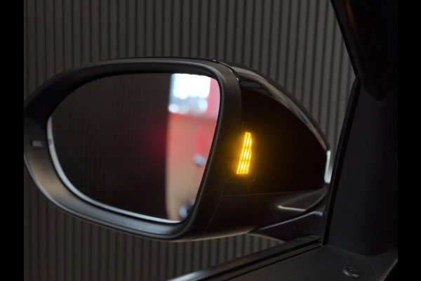 Volkswagen T-Roc 1.5 TSI 3X R-LINE | PANO | VIRTUAL | IQ LED | TREKHAAK | DSG