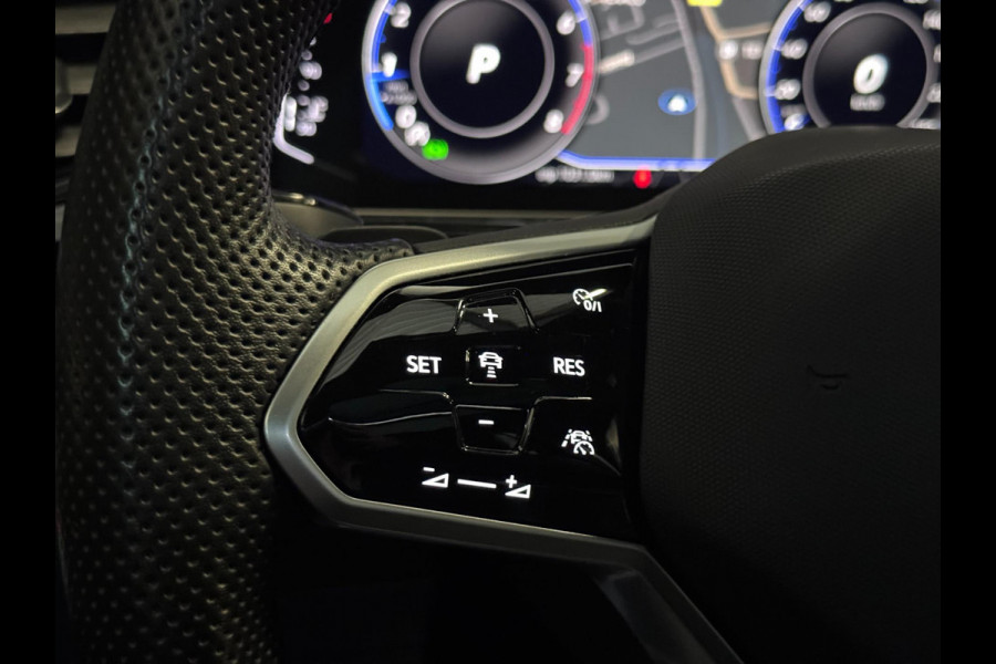 Volkswagen T-Roc 1.5 TSI 3X R-LINE | PANO | VIRTUAL | IQ LED | TREKHAAK | DSG