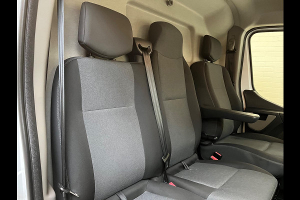 Renault Master T35 2.3 dCi 170PK euro6 L3H2 3Persoons Airco, Navigatie, Omvormer V230, Luchtvering, Trekhaak, RIJKLAARPRIJS!