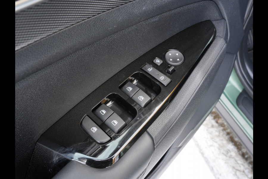 Kia Sportage 1.6 T-GDi Plug-in Hybrid AWD DynamicLine | Navigatie | Adaptive Cruise | Climate Control