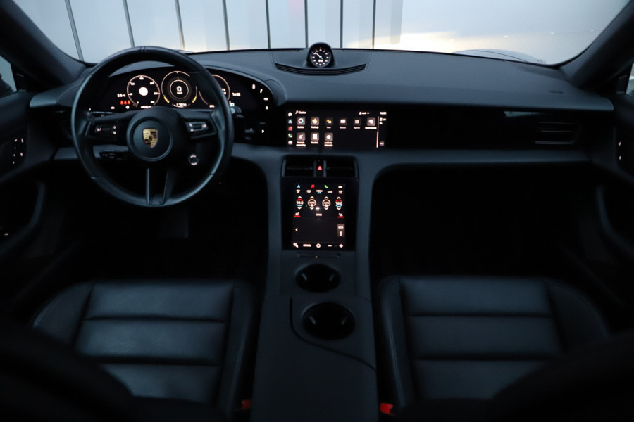 Porsche Taycan Cross Turismo 4 93 kWh | 476PK | Luchtvering (PASM) | Keyless-go | Sport-chrono | Bose | Hefsysteem vooras | Stuurwielverw. | 2022.