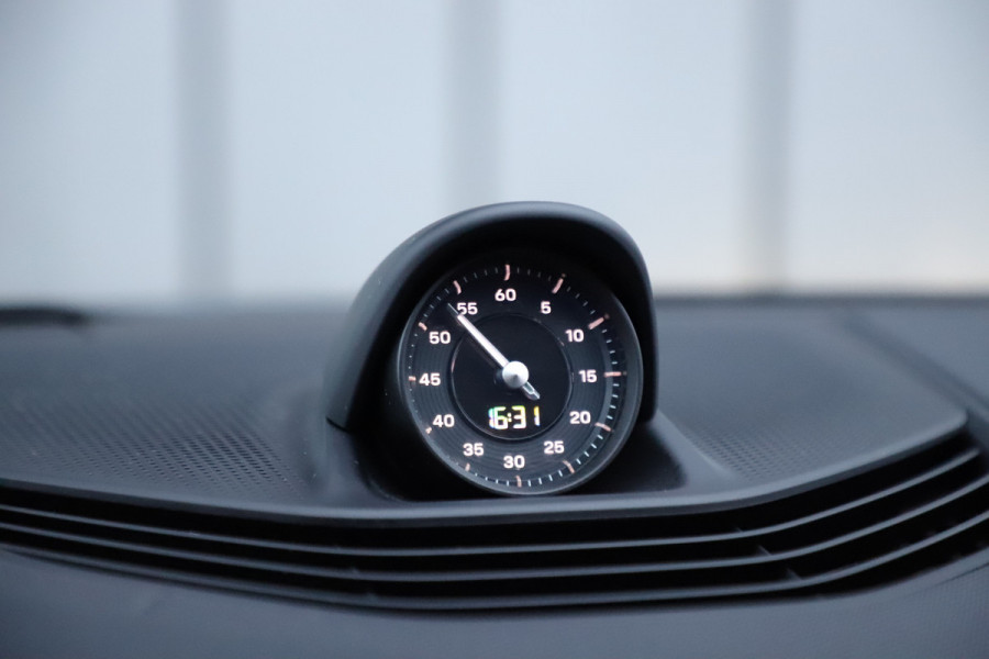 Porsche Taycan Cross Turismo 4 93 kWh | 476PK | Luchtvering (PASM) | Keyless-go | Sport-chrono | Bose | Hefsysteem vooras | Stuurwielverw. | 2022.