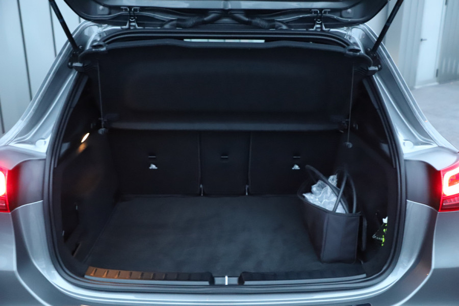 Mercedes-Benz GLA 250e AMG | 218PK | Sfeerverlichting | Led | Stoelverwarming | Standkachel | Widescreen | Carplay | Clima | 2022.