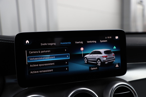 Mercedes-Benz GLC 300e AMG 4-Matic | 320PK | Head-up | Keyless-go | Sfeerverlichting | Multibeam | Stuurwielverw. | Air-balance | 2020.