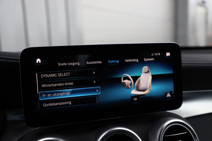 Mercedes-Benz GLC 300e AMG 4-Matic | 320PK | Head-up | Keyless-go | Sfeerverlichting | Multibeam | Stuurwielverw. | Air-balance | 2020.