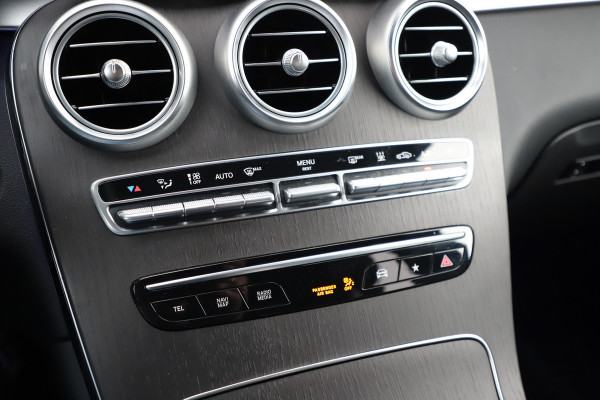 Mercedes-Benz GLC 300e AMG 4-Matic | 320PK | Head-up | Keyless-go | Sfeerverlichting | Multibeam | Stuurwielverw. | Air-balance | 2020.
