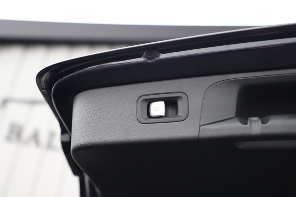 Mercedes-Benz GLC AMG 43 4-Matic | 367PK | Head-up | Luchtvering | Designo | Keyless-go | Distronic+ | ILS | Sfeerverlichting | 2018.