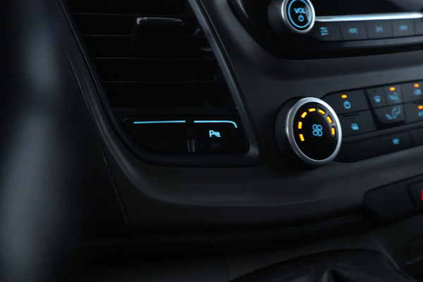 Ford Transit Custom 340 2.0 TDCI L2H2 Limited 130Pk, Navigatie, Airco