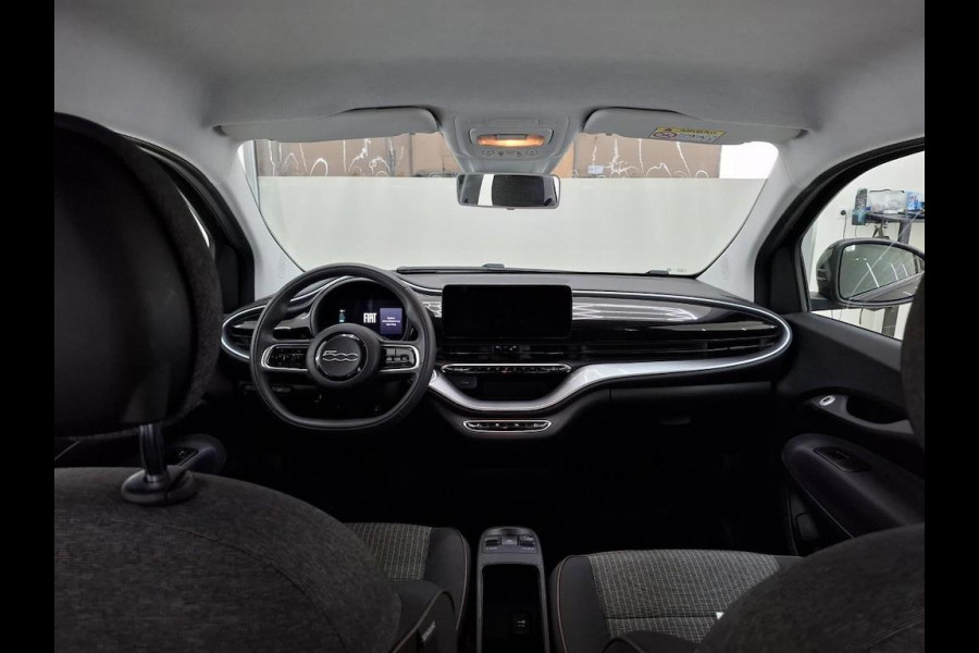 Fiat 500E Icon 42 kWh Navigatie Apple Carplay/Android Auto Cruise Control Virtual Cockpit Climate Control Lichtmetalen velgen