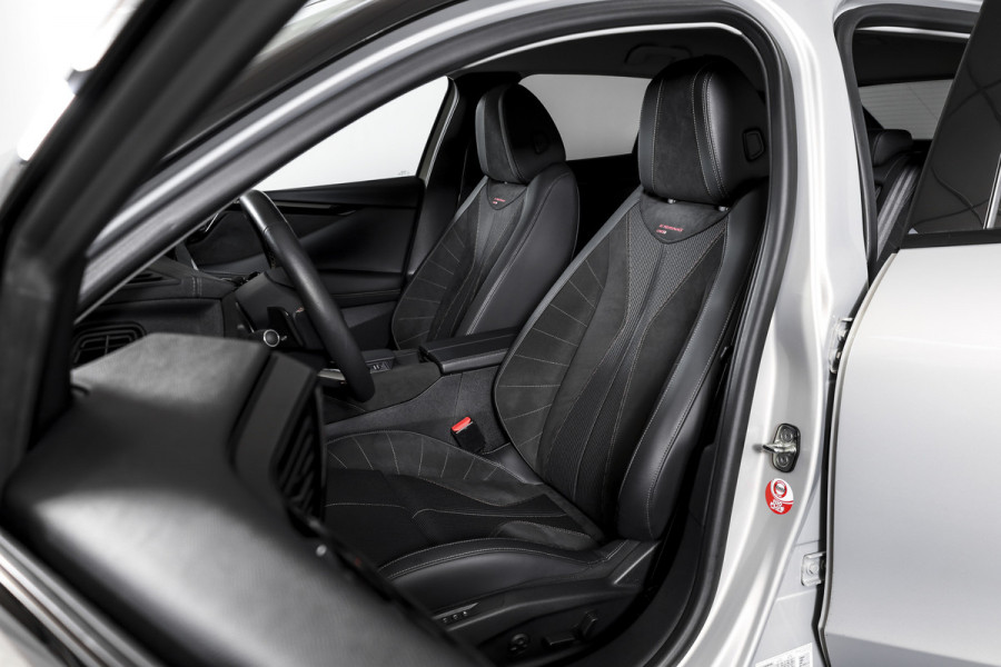 DS DS 4 E-Tense 225 PK Performance Line+ Orig. NL | Dig. Cockpit | Adapt. Cruise | Stoel-+Stuurverw. | Elek. stoelen | 360 Camera | NAV + App. Connect | ECC | Elek. Klep | Afn. Trekhaak | LM 20" |