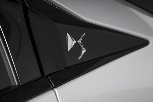 DS DS 4 E-Tense 225 PK Performance Line+ Orig. NL | Dig. Cockpit | Adapt. Cruise | Stoel-+Stuurverw. | Elek. stoelen | 360 Camera | NAV + App. Connect | ECC | Elek. Klep | Afn. Trekhaak | LM 20" |