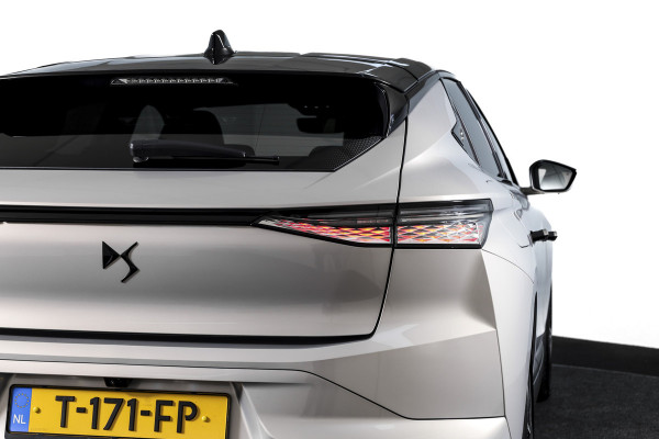 DS DS 4 E-Tense 225 PK Performance Line+ Orig. NL | Dig. Cockpit | Adapt. Cruise | Stoel-+Stuurverw. | Elek. stoelen | 360 Camera | NAV + App. Connect | ECC | Elek. Klep | Afn. Trekhaak | LM 20" |
