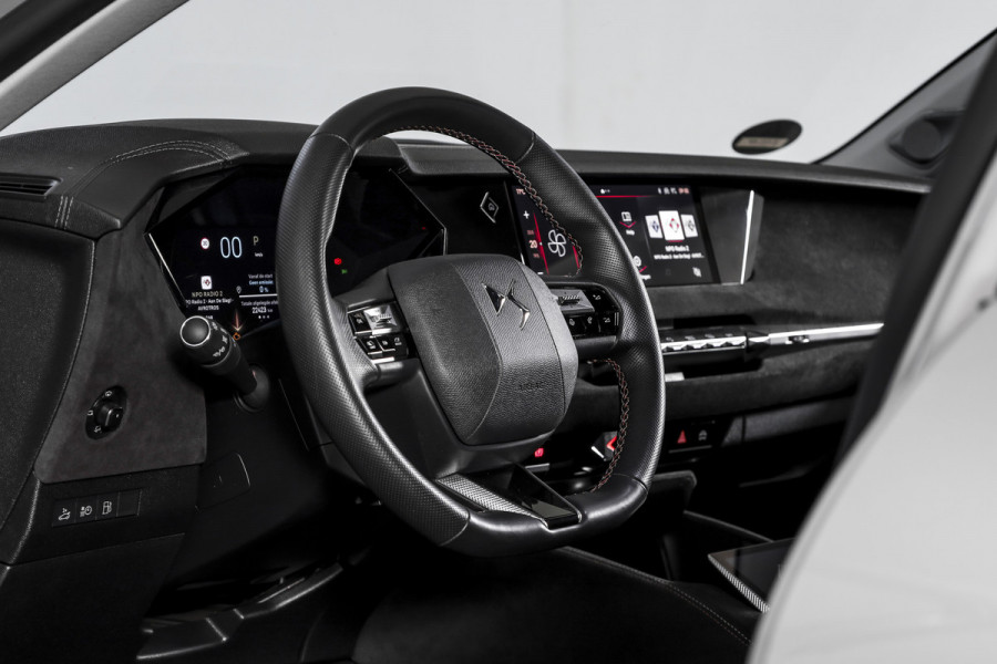 DS DS 4 E-Tense 225 PK Performance Line+ Orig. NL | Dig. Cockpit | Adapt. Cruise | Stoel-+Stuurverw. | Elek. stoelen | 360 Camera | NAV + App. Connect | ECC | Elek. Klep | Afn. Trekhaak | LM 20" |