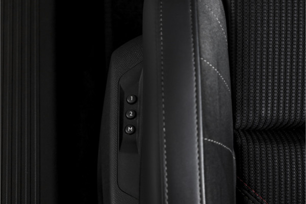 DS DS 4 E-Tense 225 PK Performance Line+ Orig. NL | Dig. Cockpit | Adapt. Cruise | Stoel-+Stuurverw. | Elek. stoelen | 360 Camera | NAV + App. Connect | ECC | Elek. Klep | Afn. Trekhaak | LM 20" |