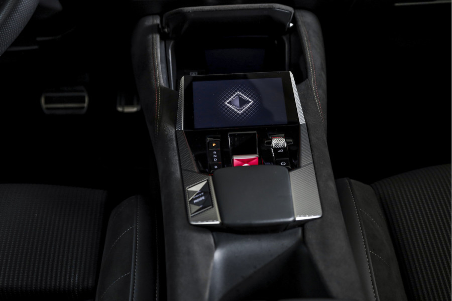 DS DS 4 E-Tense 225 PK Performance Line+ Orig. NL | Dig. Cockpit | Adapt. Cruise | Stoel-+Stuurverw. | Elek. stoelen | 360 Camera | NAV + App. Connect | ECC | Elek. Klep | Afn. Trekhaak | LM 20" |