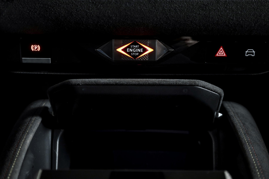 DS DS 4 E-Tense 225 PK Performance Line+ Orig. NL | Dig. Cockpit | Adapt. Cruise | Stoel-+Stuurverw. | Elek. stoelen | 360 Camera | NAV + App. Connect | ECC | Elek. Klep | Afn. Trekhaak | LM 20" |