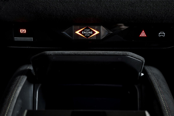 DS DS 4 E-Tense 225 PK Performance Line+ Orig. NL | Dig. Cockpit | Adapt. Cruise | Stoel-+Stuurverw. | Elek. stoelen | 360 Camera | NAV + App. Connect | ECC | Elek. Klep | Afn. Trekhaak | LM 20" |