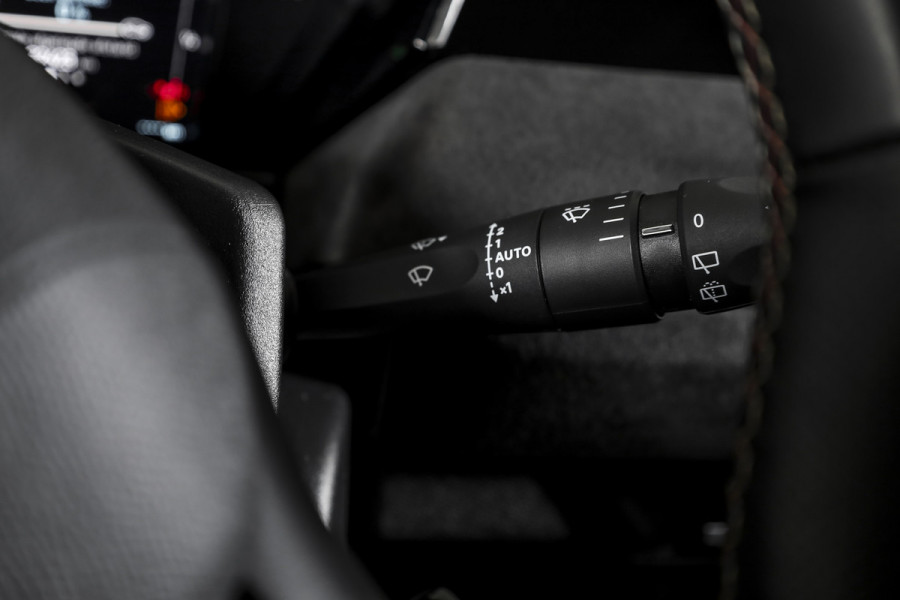 DS DS 4 E-Tense 225 PK Performance Line+ Orig. NL | Dig. Cockpit | Adapt. Cruise | Stoel-+Stuurverw. | Elek. stoelen | 360 Camera | NAV + App. Connect | ECC | Elek. Klep | Afn. Trekhaak | LM 20" |