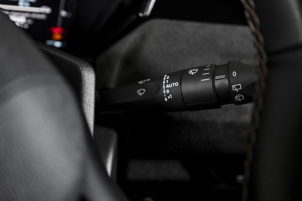 DS DS 4 E-Tense 225 PK Performance Line+ Orig. NL | Dig. Cockpit | Adapt. Cruise | Stoel-+Stuurverw. | Elek. stoelen | 360 Camera | NAV + App. Connect | ECC | Elek. Klep | Afn. Trekhaak | LM 20" |