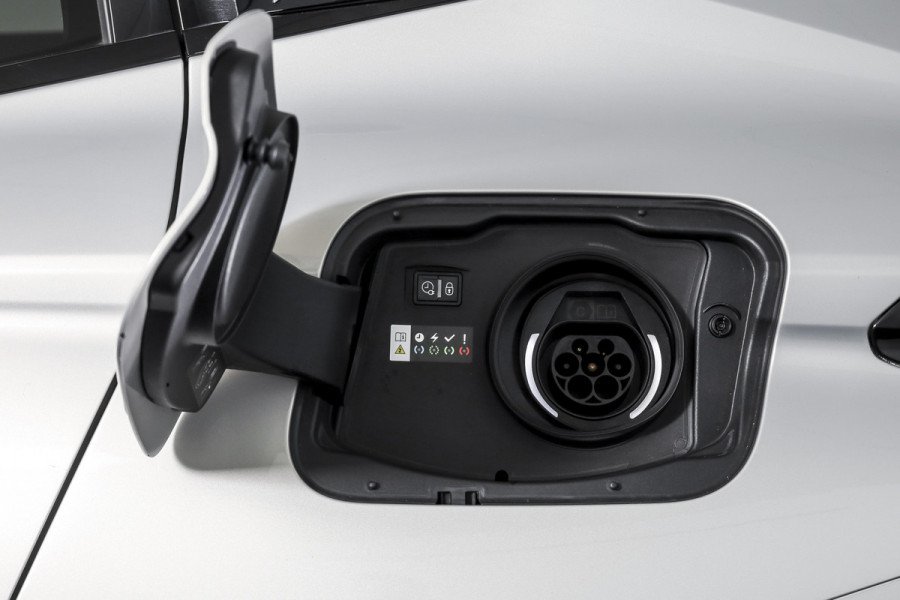 DS DS 4 E-Tense 225 PK Performance Line+ Orig. NL | Dig. Cockpit | Adapt. Cruise | Stoel-+Stuurverw. | Elek. stoelen | 360 Camera | NAV + App. Connect | ECC | Elek. Klep | Afn. Trekhaak | LM 20" |