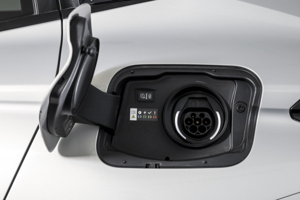 DS DS 4 E-Tense 225 PK Performance Line+ Orig. NL | Dig. Cockpit | Adapt. Cruise | Stoel-+Stuurverw. | Elek. stoelen | 360 Camera | NAV + App. Connect | ECC | Elek. Klep | Afn. Trekhaak | LM 20" |