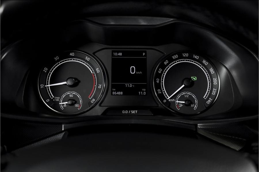 Škoda SCALA 1.5 TSI 150 PK Sport Business - Automaat Orig. NL | Cruise | Stoelverw. | PDC | App. Connect | ECC | LM 18" |