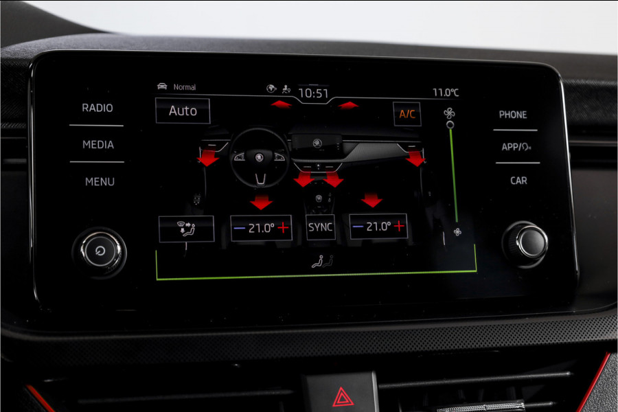 Škoda SCALA 1.5 TSI 150 PK Sport Business - Automaat Orig. NL | Cruise | Stoelverw. | PDC | App. Connect | ECC | LM 18" |