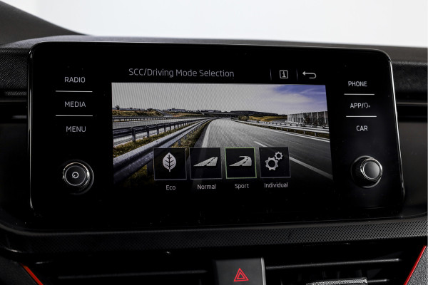 Škoda SCALA 1.5 TSI 150 PK Sport Business - Automaat Orig. NL | Cruise | Stoelverw. | PDC | App. Connect | ECC | LM 18" |