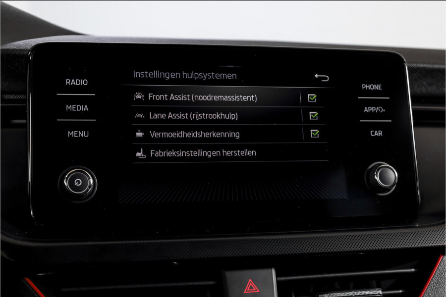 Škoda SCALA 1.5 TSI 150 PK Sport Business - Automaat Orig. NL | Cruise | Stoelverw. | PDC | App. Connect | ECC | LM 18" |