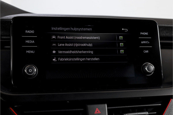 Škoda SCALA 1.5 TSI 150 PK Sport Business - Automaat Orig. NL | Cruise | Stoelverw. | PDC | App. Connect | ECC | LM 18" |