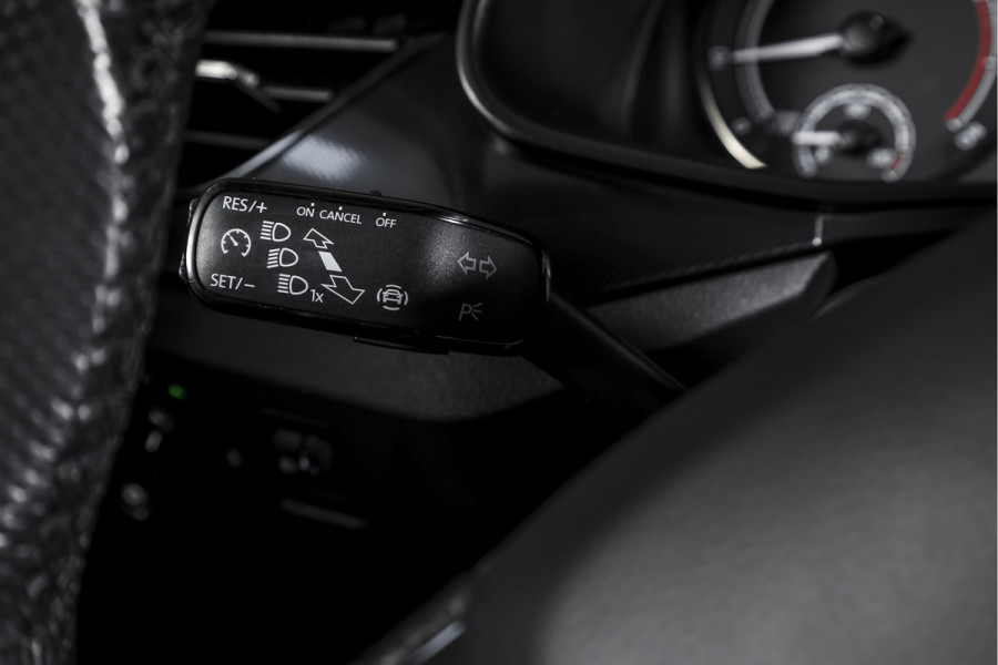 Škoda SCALA 1.5 TSI 150 PK Sport Business - Automaat Orig. NL | Cruise | Stoelverw. | PDC | App. Connect | ECC | LM 18" |