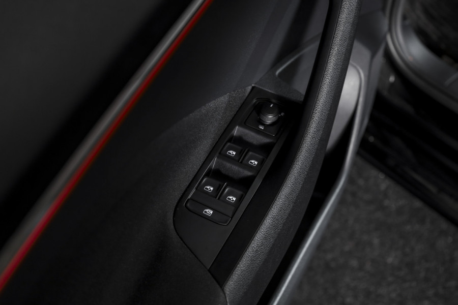 Škoda SCALA 1.5 TSI 150 PK Sport Business - Automaat Orig. NL | Cruise | Stoelverw. | PDC | App. Connect | ECC | LM 18" |