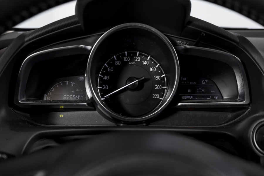 Mazda 2 1.5 Skyactiv-G 90 PK Luxury Orig. NL | Cruise | Stoel-+Stuurverw. | PDC | App. Connect | ECC | LM 16" |